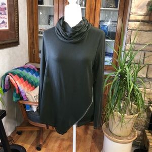 STACCATO SIZE MEDIUM DARK GREEN LONG SLEEVE COWL NECK TOP ZIPPER EMBELLISHED